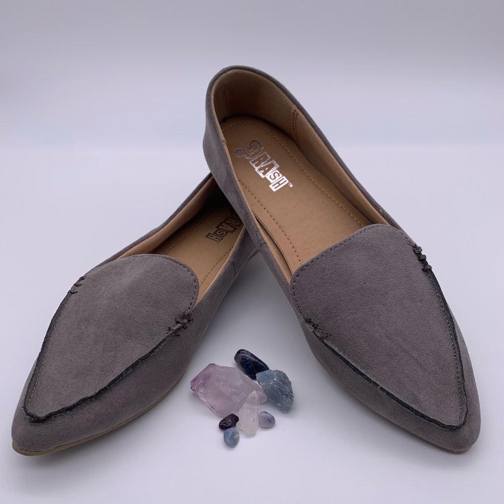 Brash Pointed Toe Grey Flats